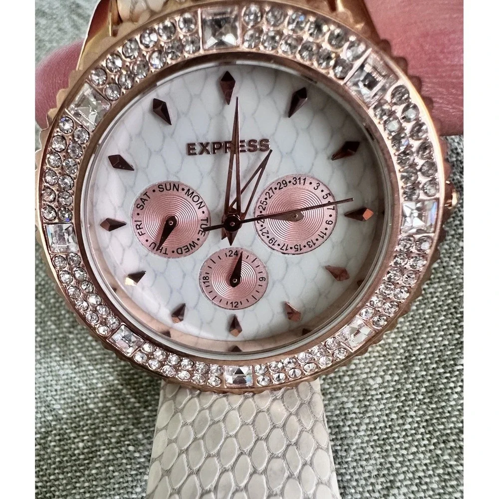 Express‎ FMDEX1430 Crystal Bezel Snakeskin Pattern Rose Gold Women's Chronograph